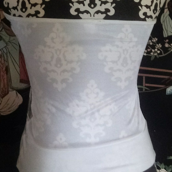 DIVIDED BRAND HALTER TOP - Picture 3 of 4